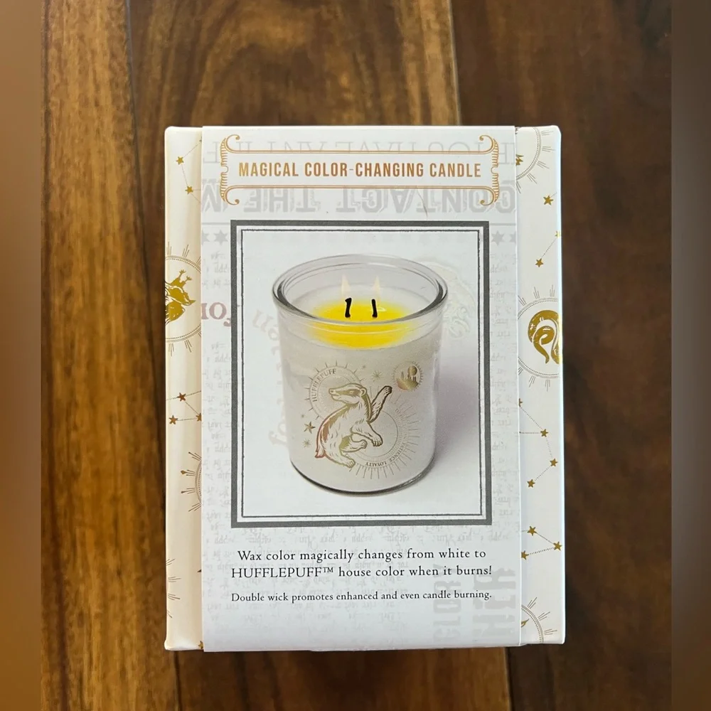 Harry Potter Hufflepuff Magical Color Changing Candle Unscented WIZARDING WORLD